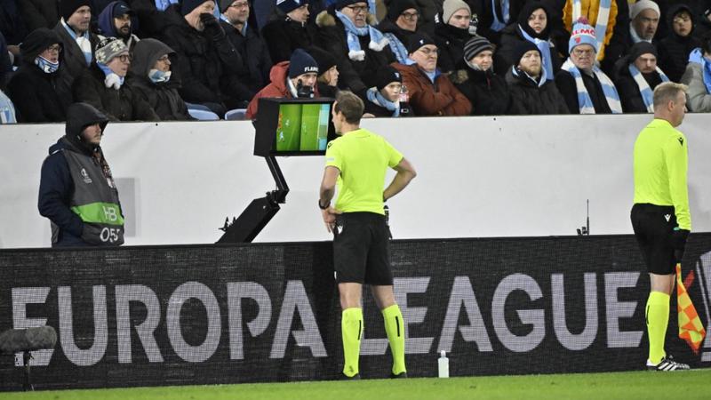 VAR Bisa Berubah Jelang Piala Dunia 2026 Usai Kartu Merah