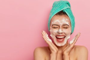 Cuci Muka Yang Benar: Frekuensi Bersihkan Wajah Yang Tepat