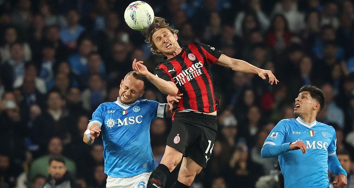 Napoli Amankan Posisi Puncak Setelah Menang Atas AC Milan