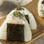 Onigiri Nusantara: Sarapan Praktis Isi Rendang Dan Ayam Geprek