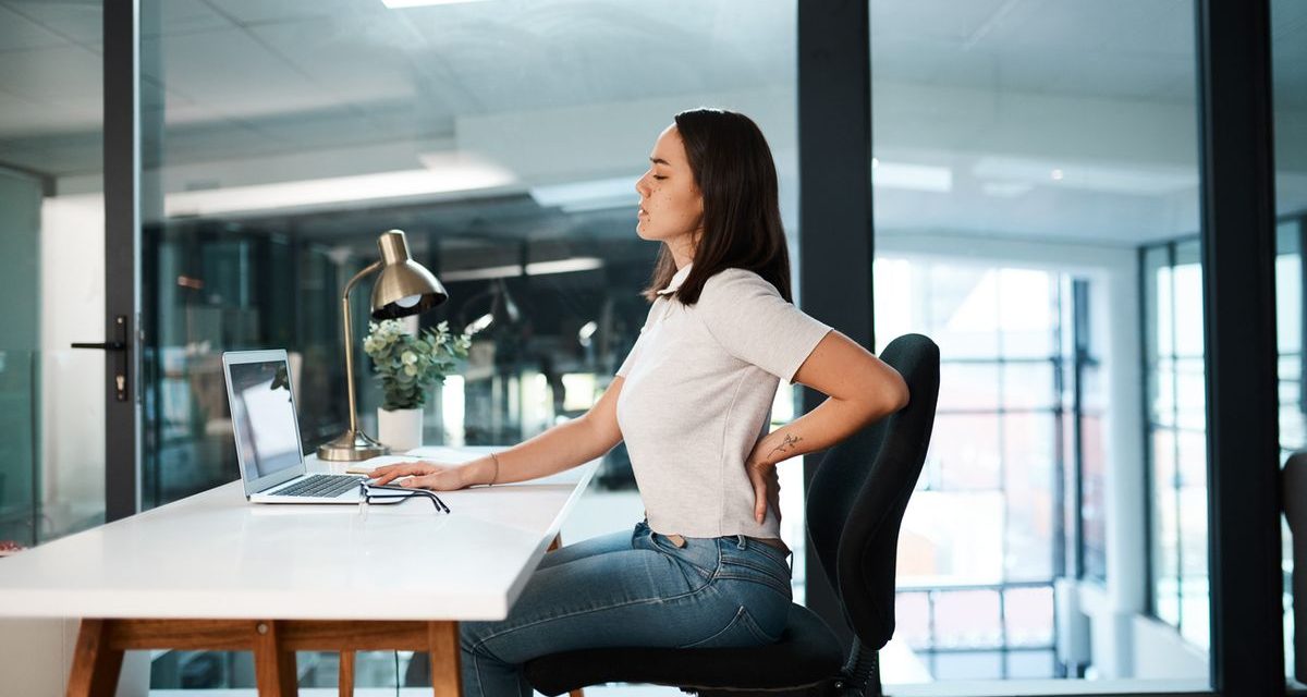 Bahaya Terlalu Lama Duduk Saat WFH Dan Cara Mengatasinya
