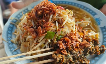 Rahasia Kelezatan Lontong Balap Pak Gendut Yang Melegenda