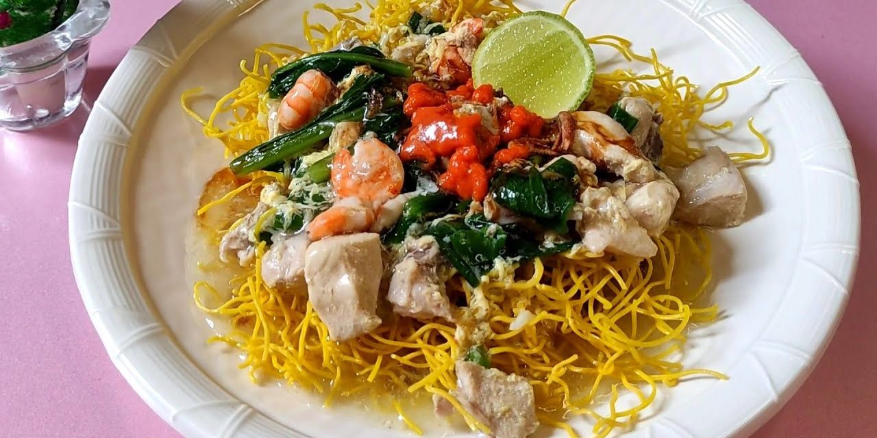 Menjajal Mie Titi Makassar: Sensasi Kriuk Bakmi Siram Rempah
