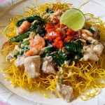 Menjajal Mie Titi Makassar: Sensasi Kriuk Bakmi Siram Rempah