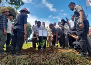 Tobat Ekologis: Menteri LH Siap Tanam 2 Miliar Pohon Bambu