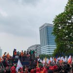 Aksi Demo Buruh Di Gedung DPR Buat Jalur Protokol Macet Total