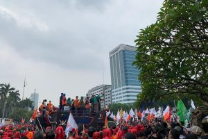 Aksi Demo Buruh Di Gedung DPR Buat Jalur Protokol Macet Total