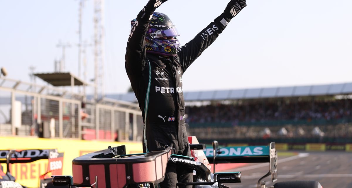 Lewis Hamilton Nangis Haru Usai Rebut Pole Position Di Kandang