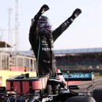 Lewis Hamilton Nangis Haru Usai Rebut Pole Position Di Kandang