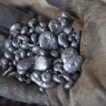 Krisis Bahan Baku Nikel Bayangi Industri Baterai Mobil Listrik