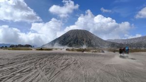 Kawasan Bromo Tingkatkan Pengelolaan Kendaraan Wisata