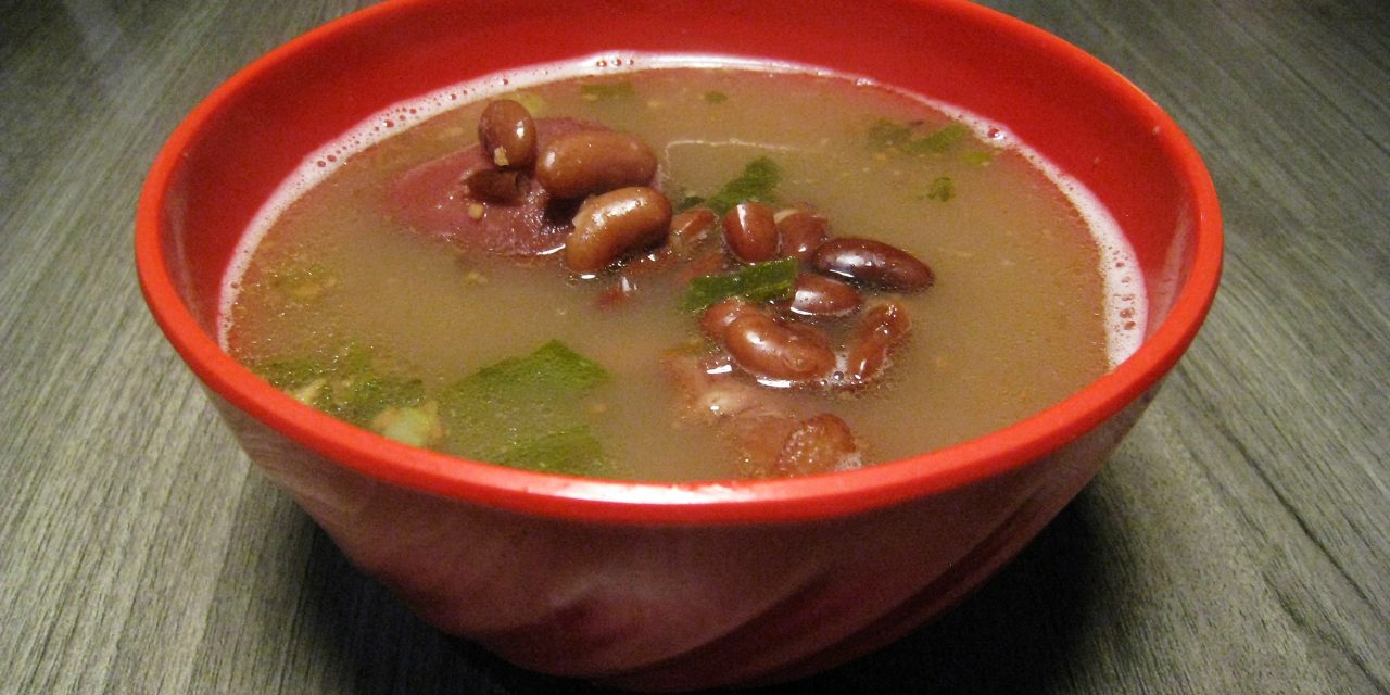 Sop Brenebon Khas Minahasa: Kacang Merah Beraroma Pala