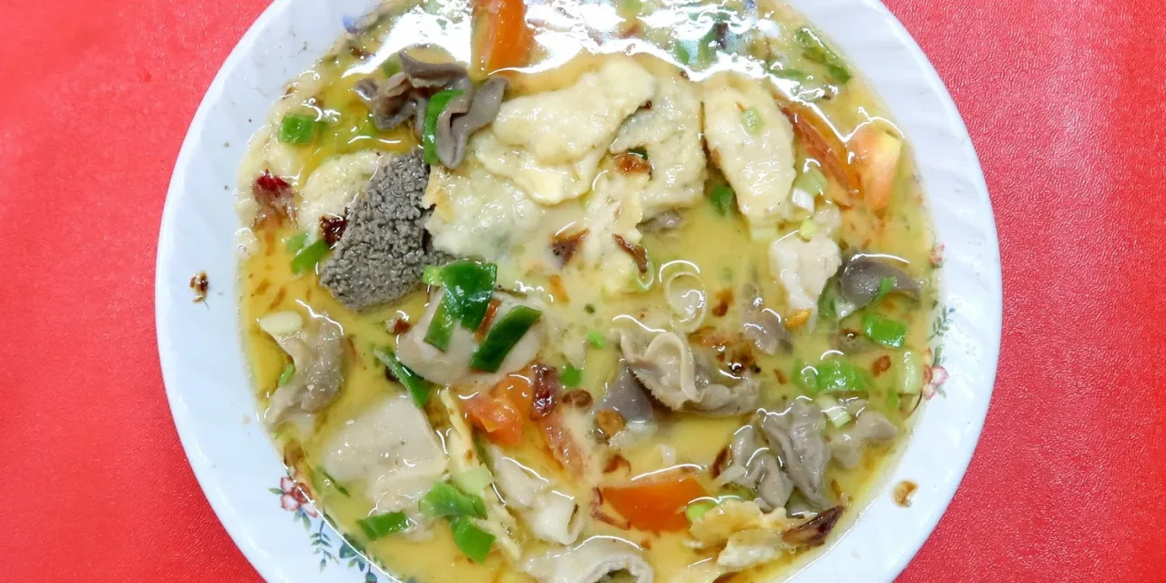 Mencicipi Sop Kaki Kambing Bang Anen Yang Legendaris