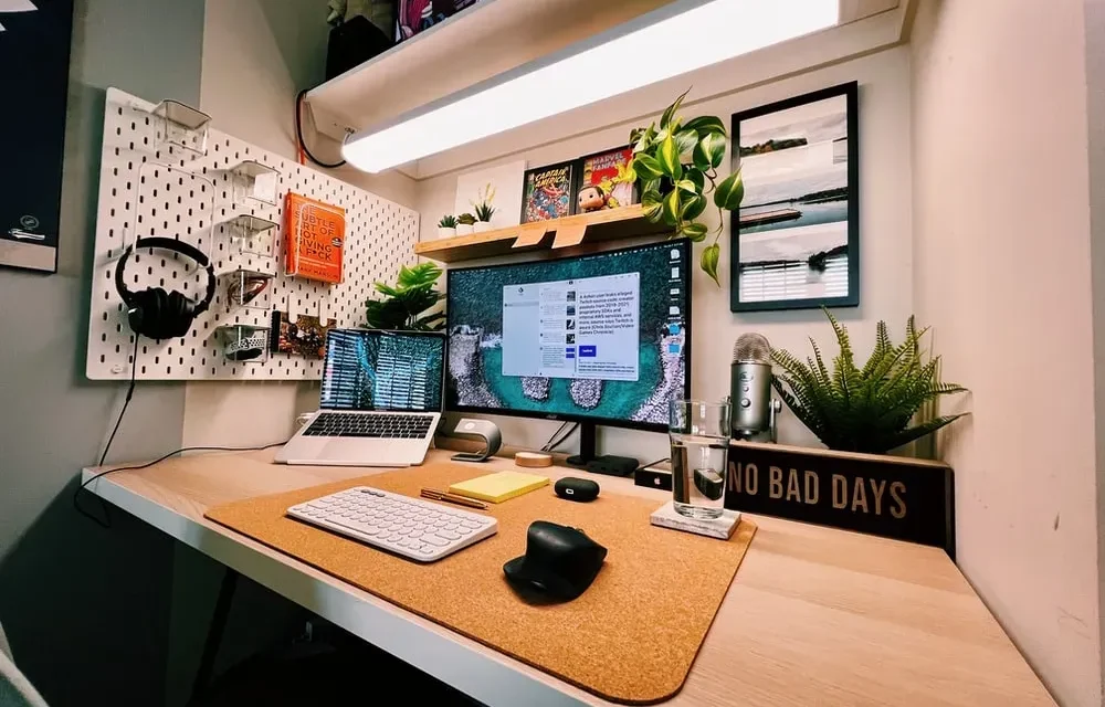 Mengenal Desk Maxing: Tren Meja Kerja Estetik Agar Produktif