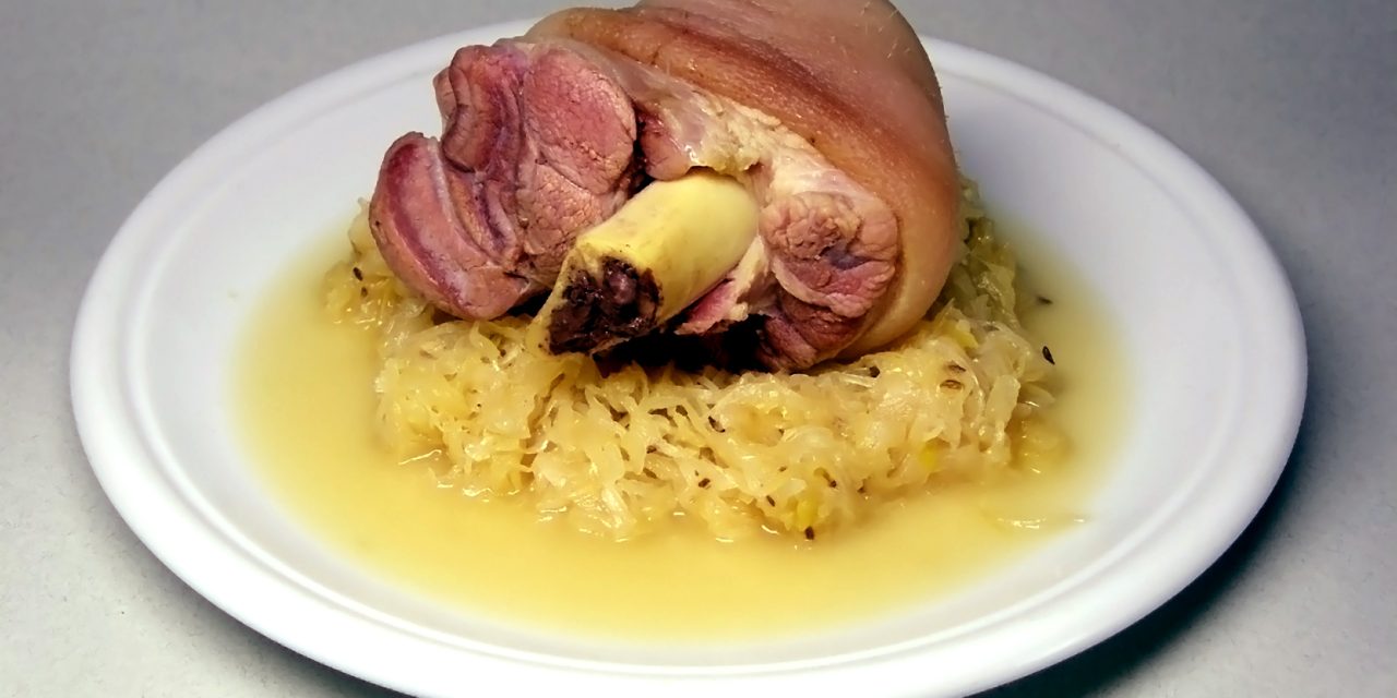 Mengenal Eisbein Khas Jerman Bersama Sauerkraut Dan Kentang