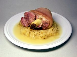 Mengenal Eisbein Khas Jerman Bersama Sauerkraut Dan Kentang