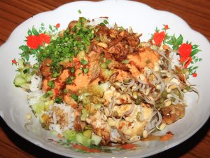 Kelezatan Nasi Lengko Hidangan Tahu-Tempe Autentik Cirebon