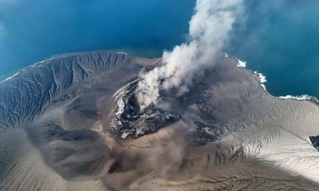 Gunung Anak Krakatau Di Selat Sunda Terus Dipantau Intensif