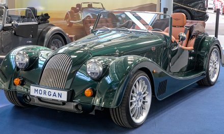 Morgan Plus Six Roadster: Sasis Aluminium & Mesin BMW Turbo